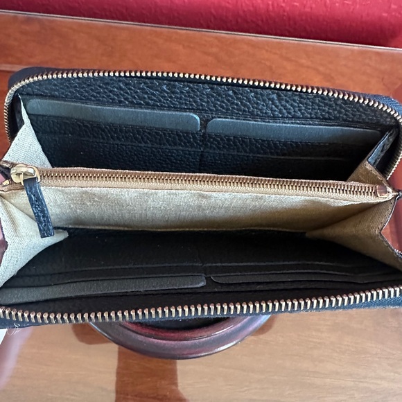 FENDI SELLERIA BLACK PEBBLED LEATHER ZIP AROUND LONG WALLET, NWOT - Picture 4 of 9